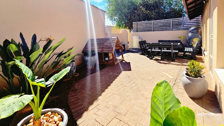 2 Bedroom Property for Sale in Heuwelsig Free State